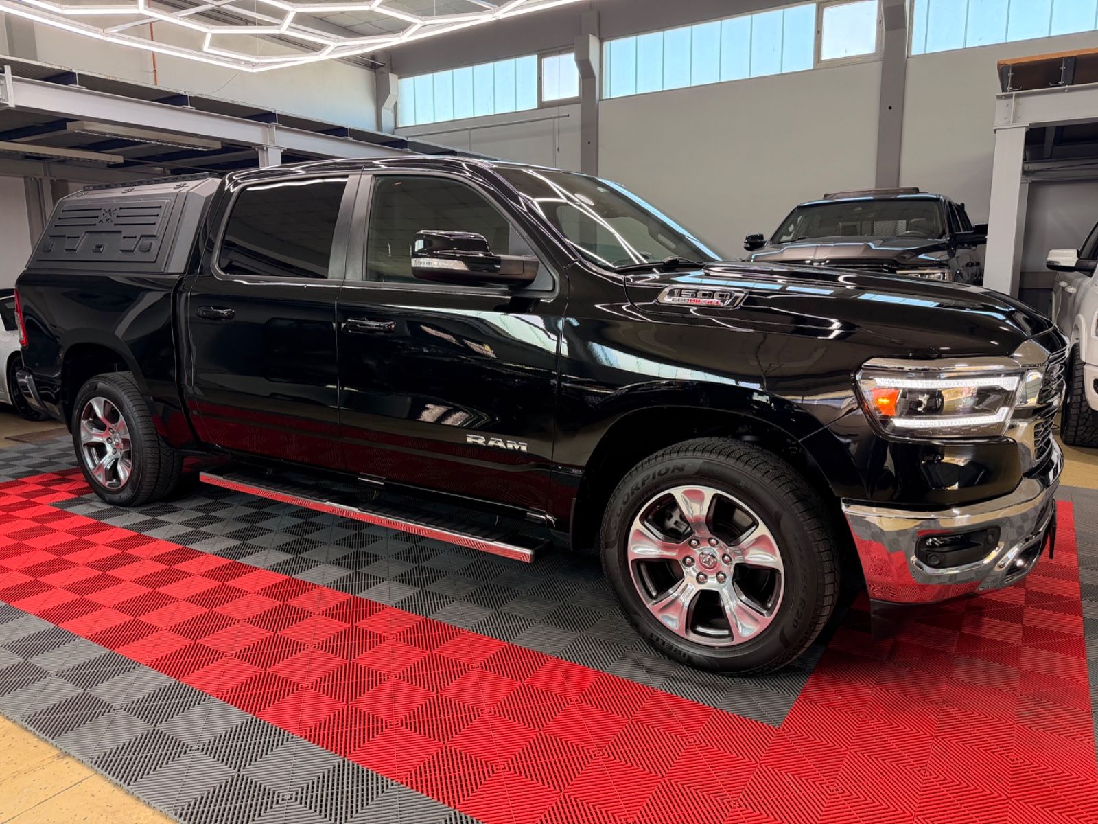 Dodge RAM 1500 3.0 EcoDiesel Bighorn Kamera Hardtop