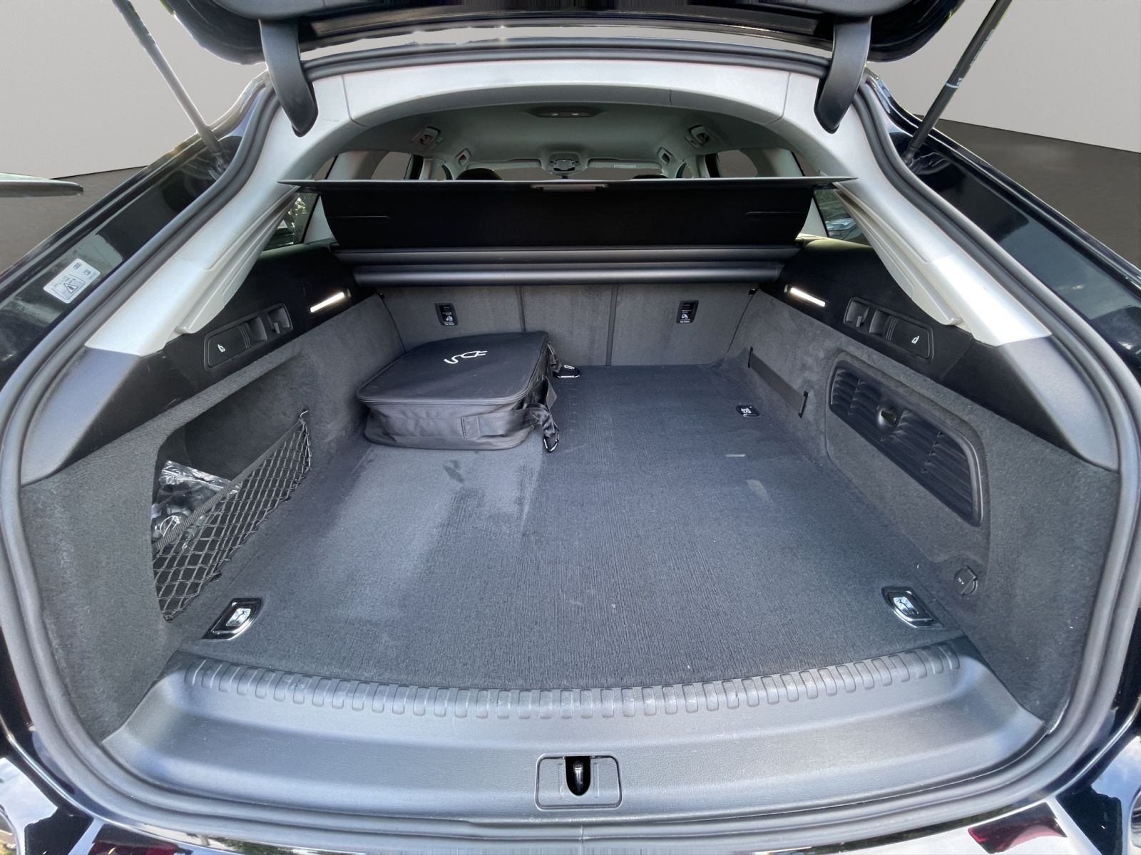Audi A6 Av. 50 TFSI e quattro - Samsaru's Car Outlet