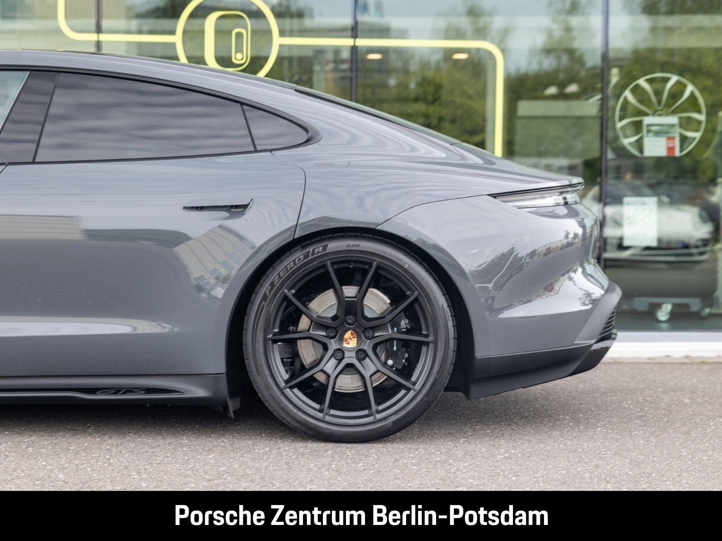 Porsche Taycan GTS Burmester HA-Lenkung Active-Ride