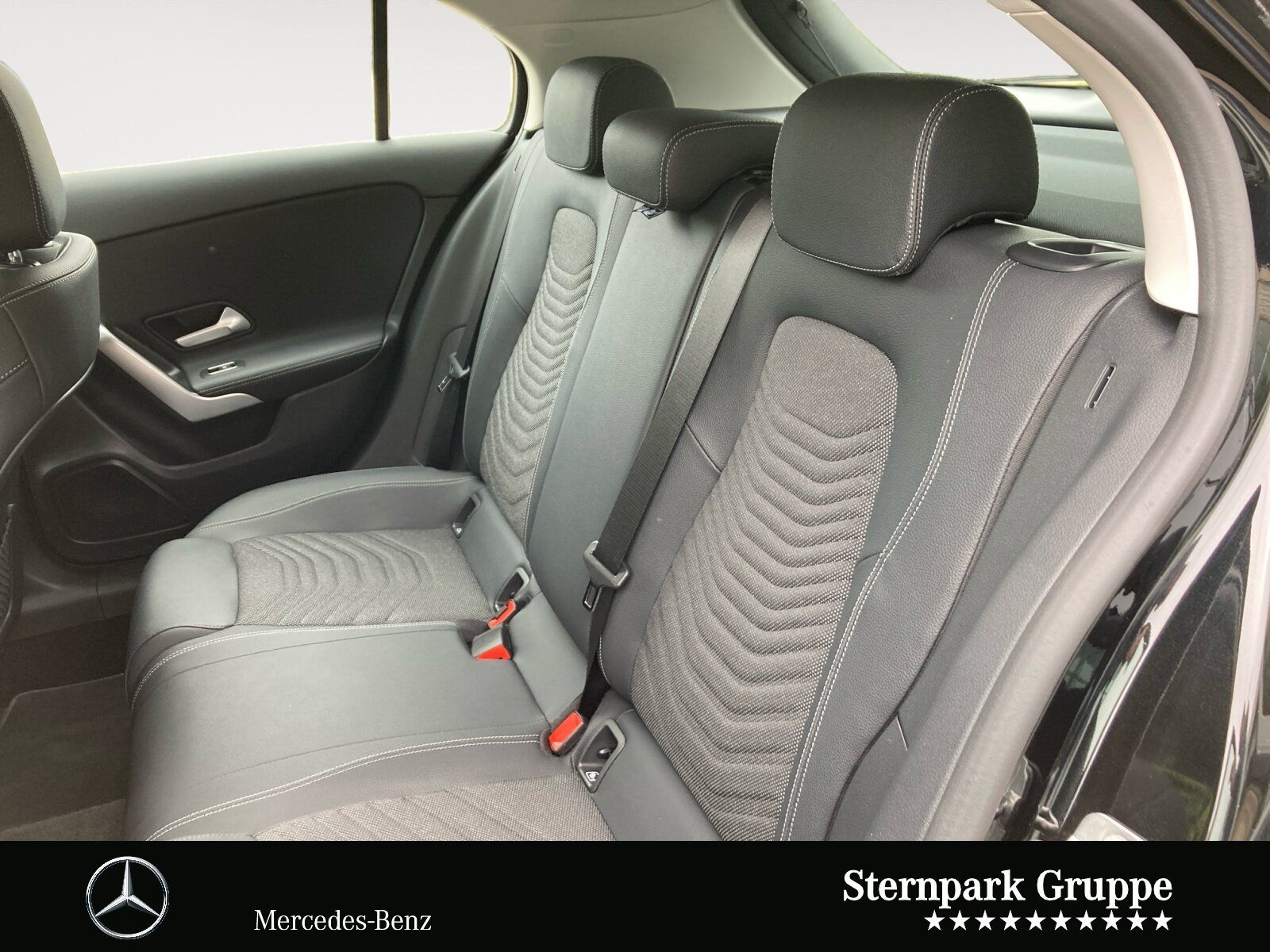 Mercedes-Benz A 200 Progressive Advanced - Samsaru's Car Outlet