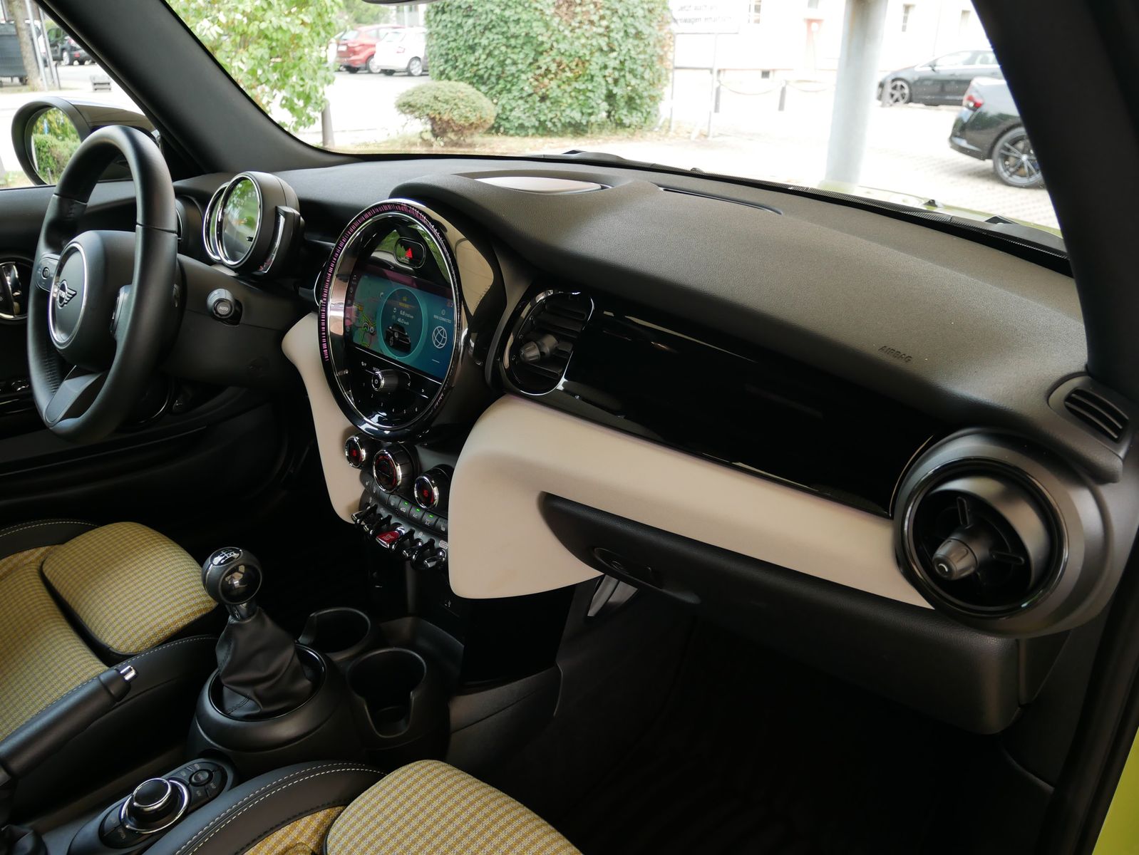 MINI Cooper Cabrio - Samsaru's Car Outlet