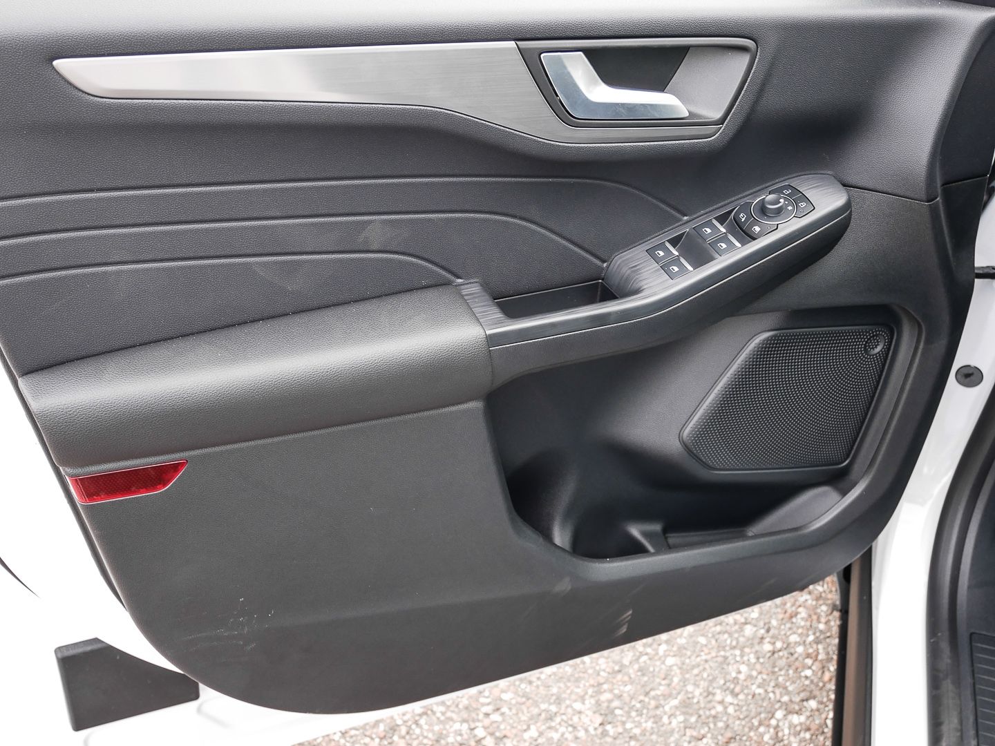 Ford Kuga Hybrid Titanium X FHEV 4x4 - Samsaru's Car Outlet