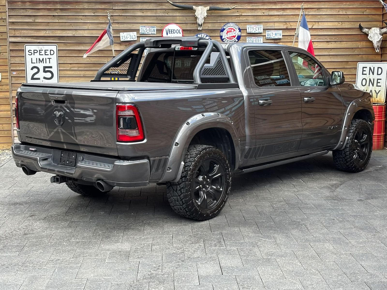 Dodge RAM 1500 Laramie 5.7L AHK Memory 4x4 Alpine LPG