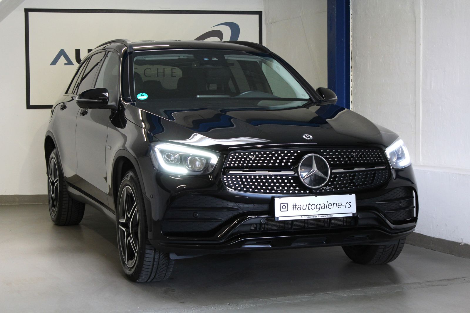 Mercedes-Benz GLC 300de 4Matic AMG LINE - Samsaru's Car Outlet