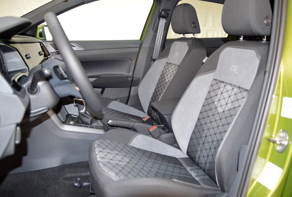 Volkswagen Taigo 1.5 TSI DSG R-Line - Samsaru's Car Outlet