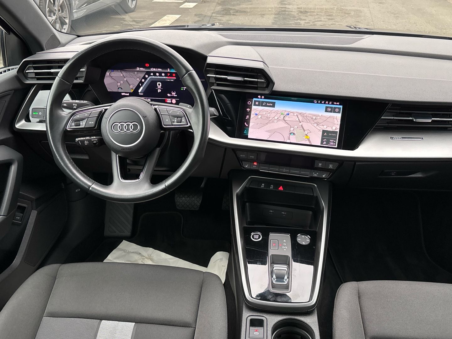 Audi A3 30 TFSI S tronic MMI LED AHK Digi-Cockpit