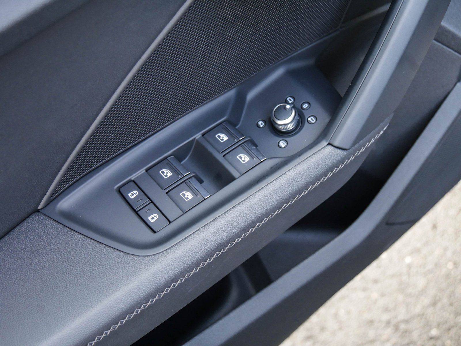 Audi A3 Sportback 35 TFSI S-Line Black - Samsaru's Car Outlet