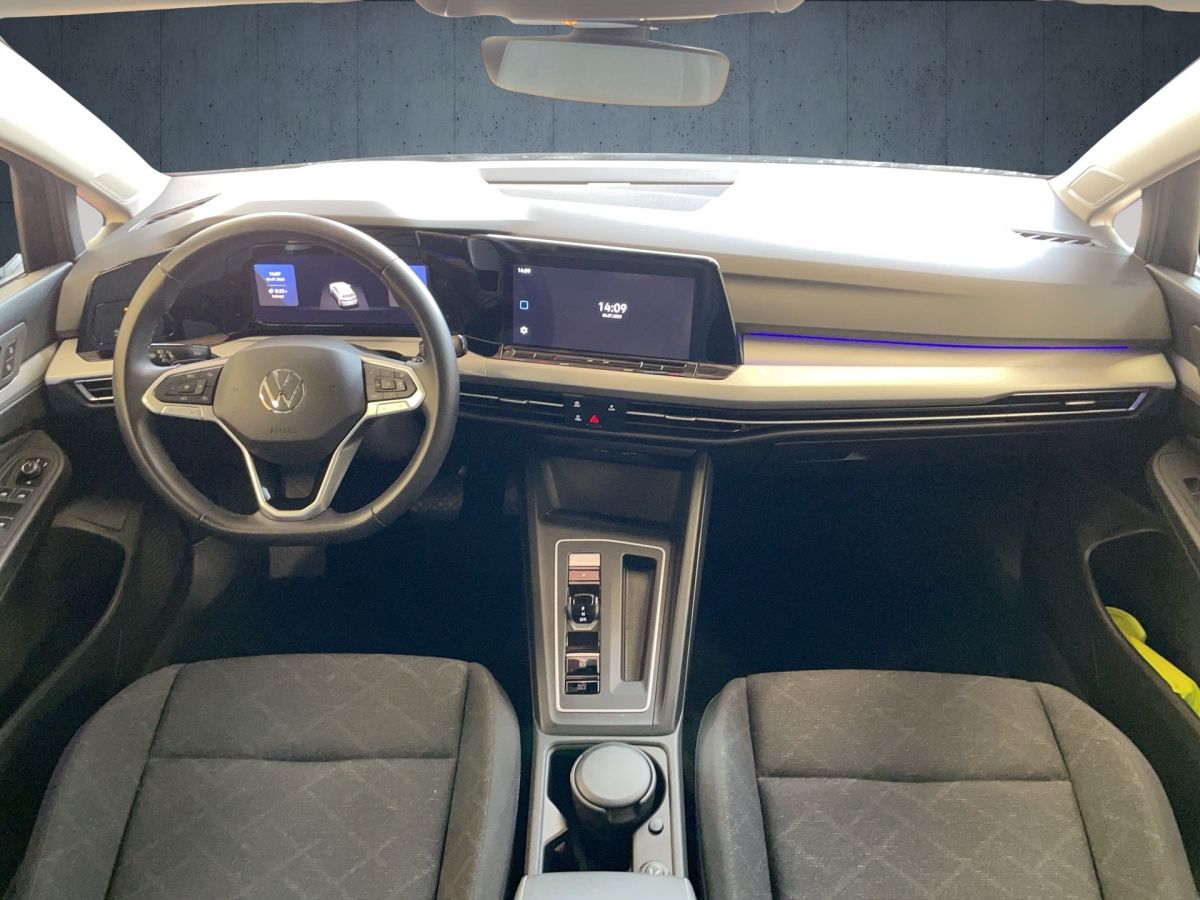 Volkswagen Golf Life 2.0 TDI DSG - Samsaru's Car Outlet