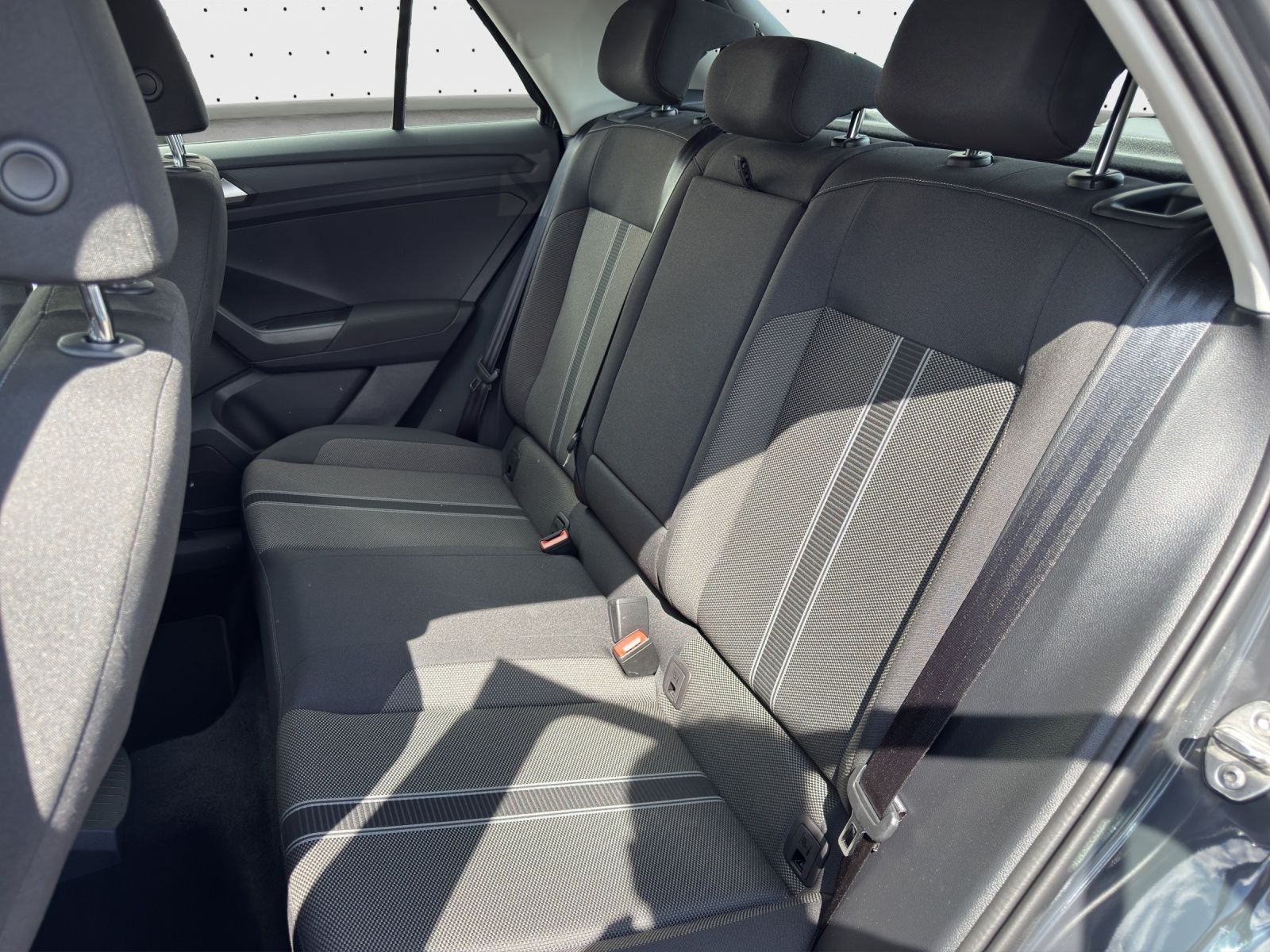 Volkswagen T-Roc Style 1.5 TSI DSG - Samsaru's Car Outlet