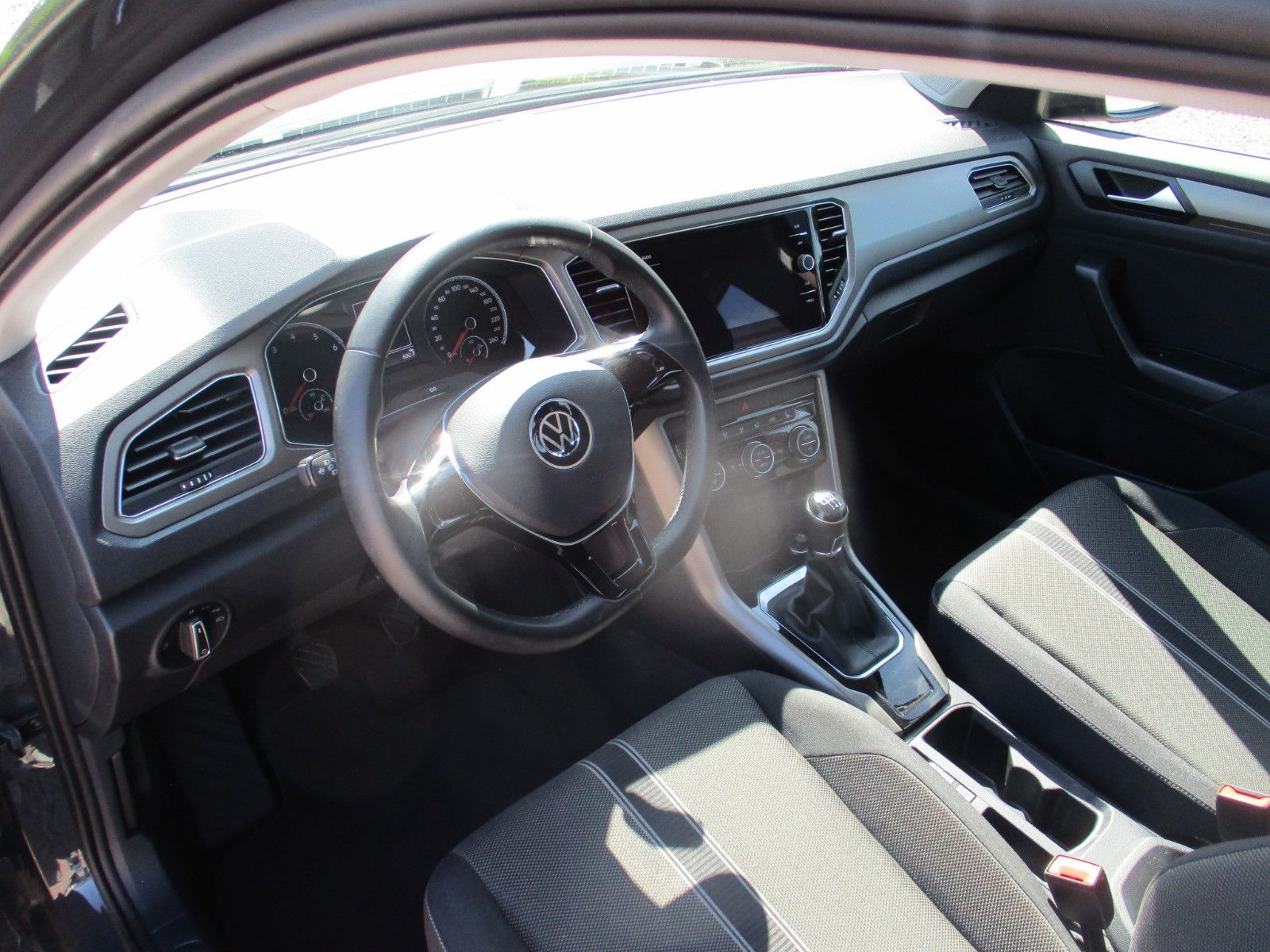 Volkswagen T-Roc 1.0 TSI Style - Samsaru's Car Outlet
