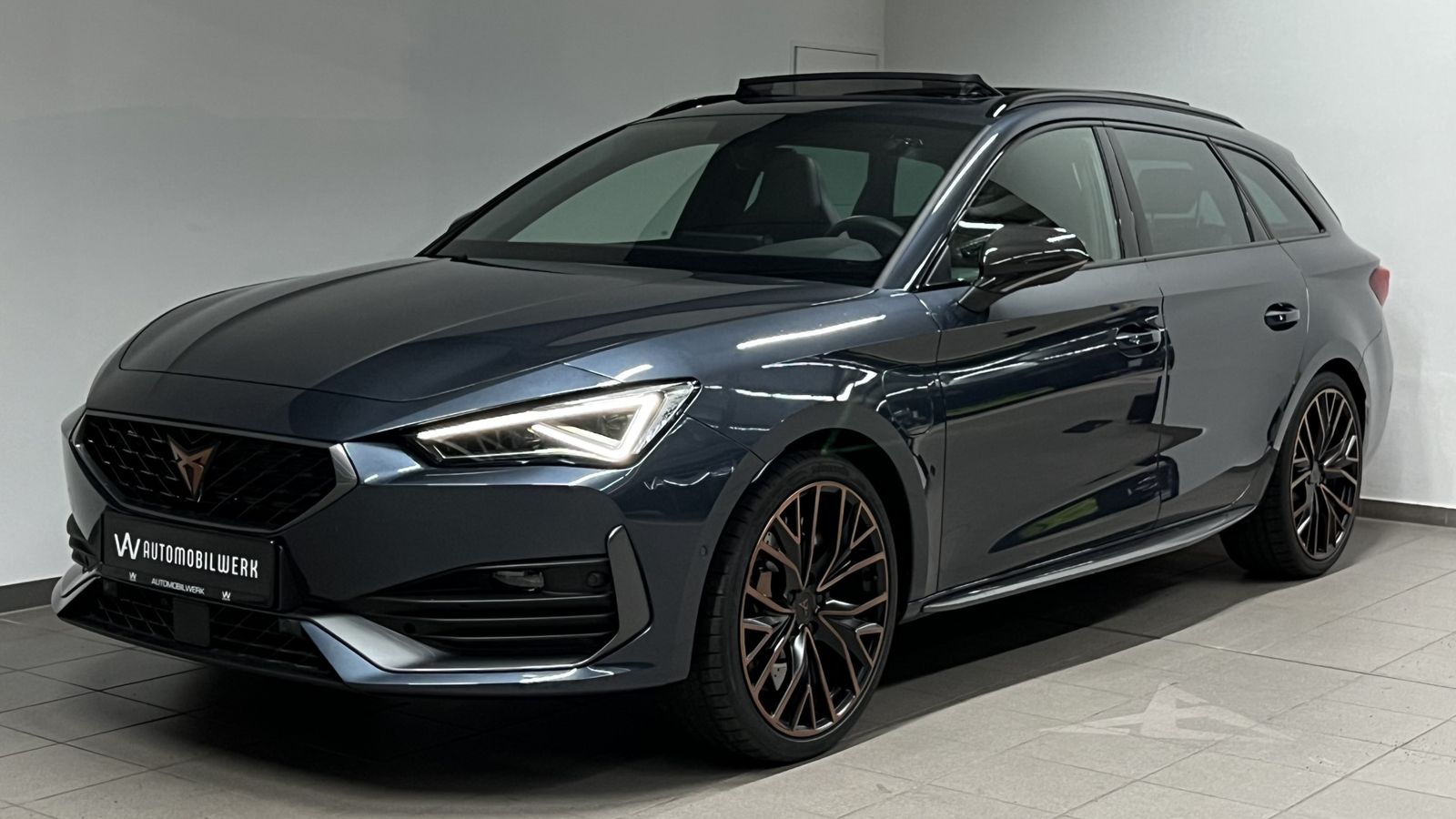 Cupra Leon Sportstourer VZ e-Hybrid - Samsaru's Car Outlet