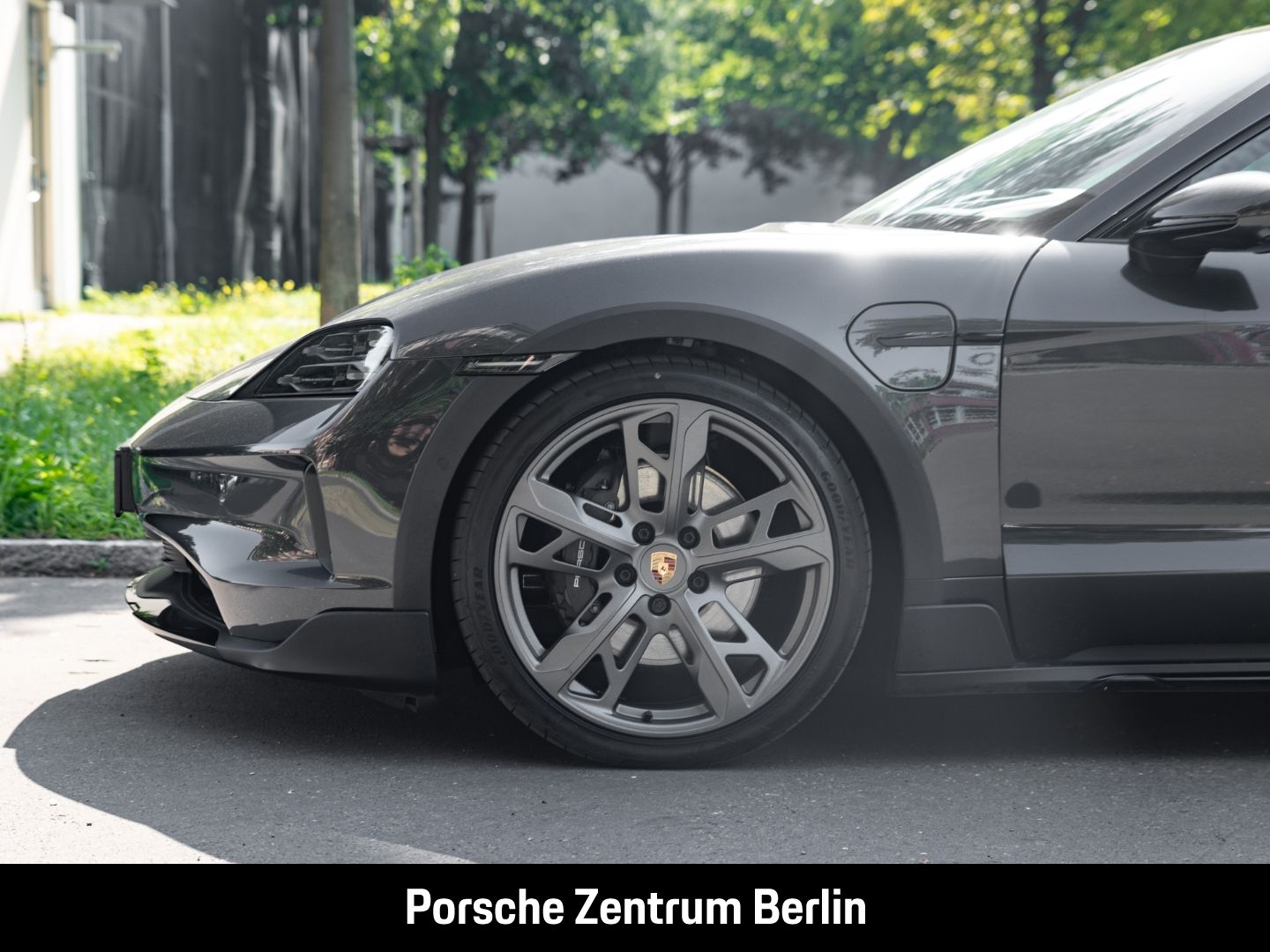 Porsche Taycan 4 Cross Turismo HD-Matrix Offroad Paket
