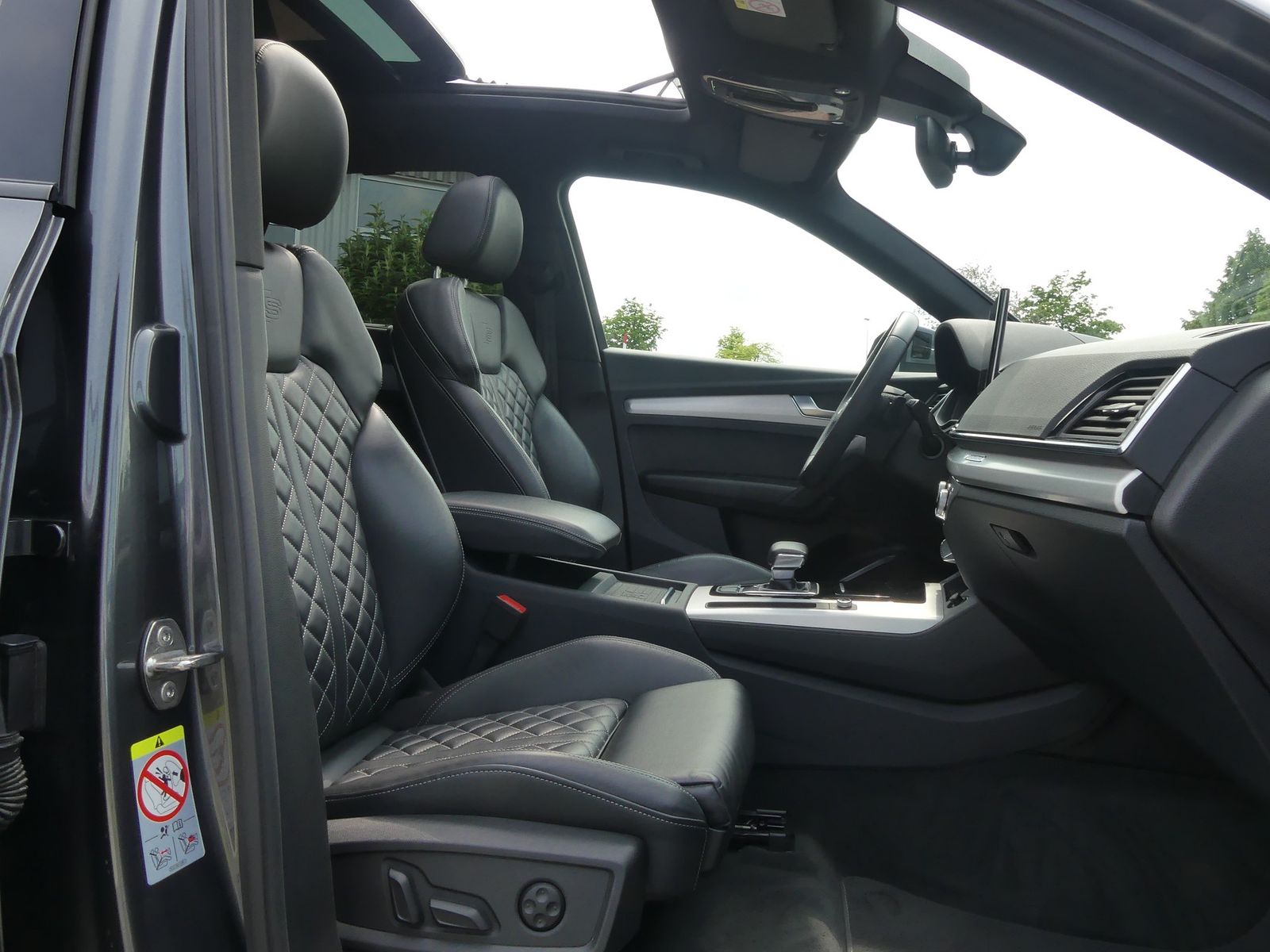 Audi Q5 40 TDI S-Line s-tronic - Samsaru's Car Outlet