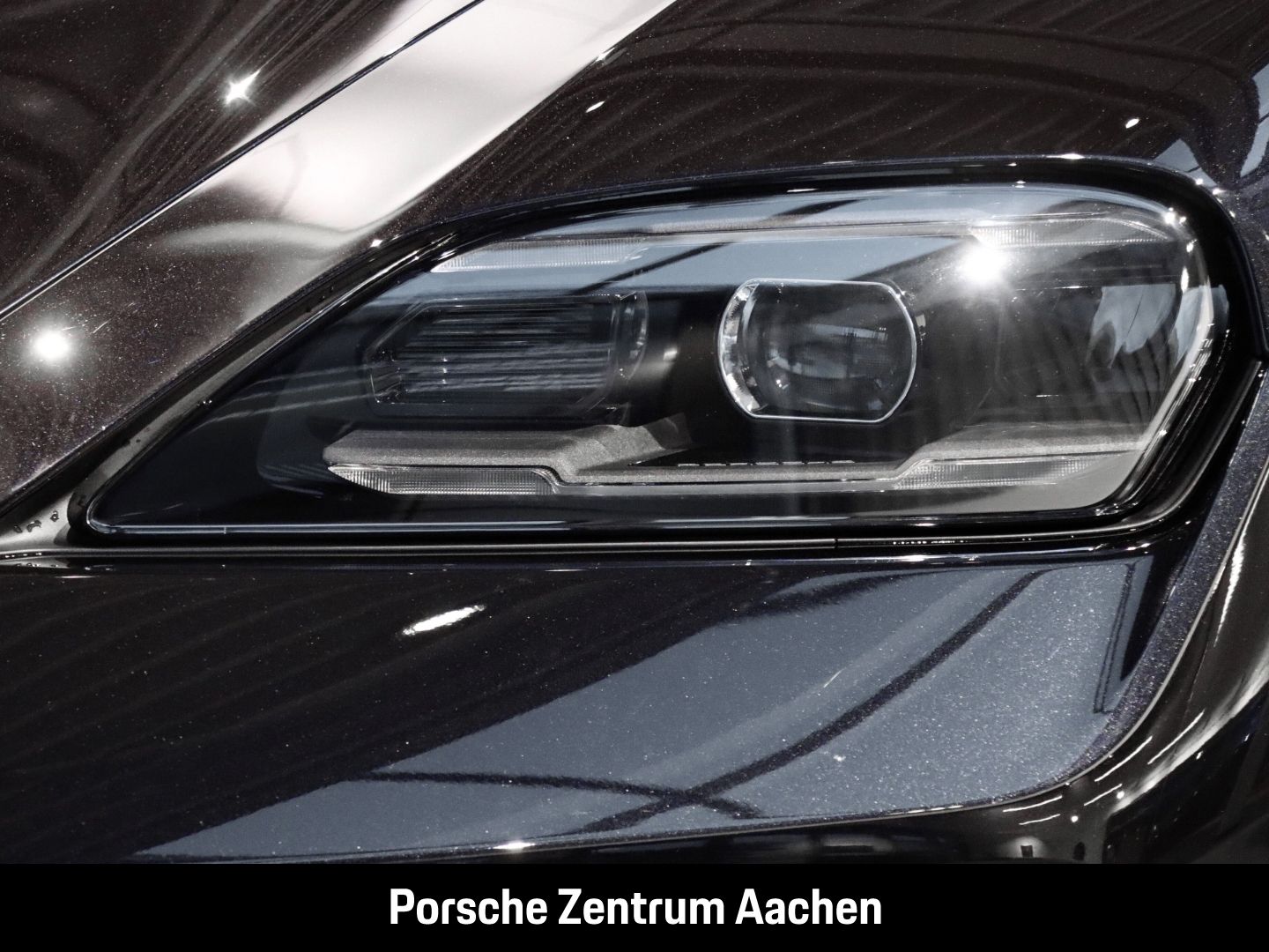 Porsche Taycan 4 Cross Turismo Surround-View LED-Matrix