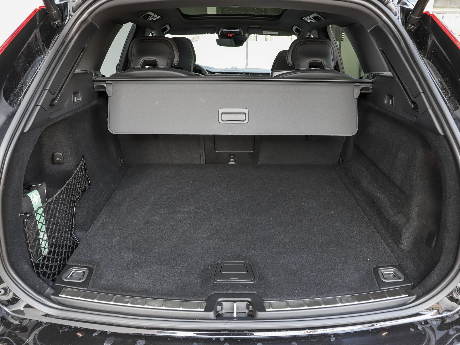 Volvo XC60 B4 (D) AWD R-Design NP:79.860,-//PANO/HUD/B