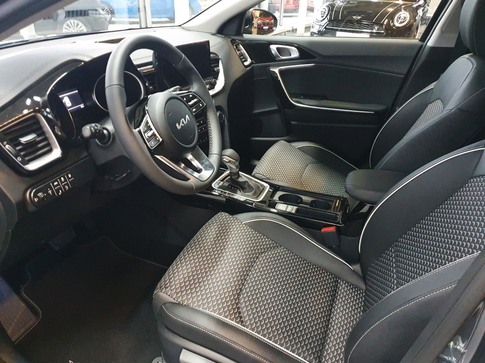 Kia XCeed 1.6 PHEV Spirit - Samsaru's Car Outlet