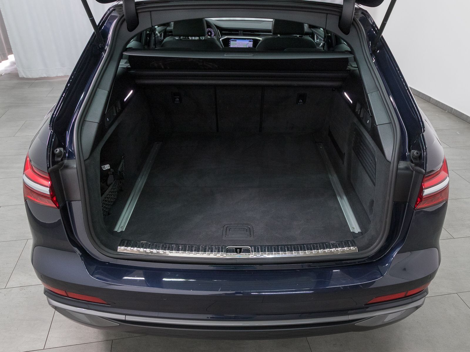 Audi A6 Avant 45 TDI Q S LINE - Samsaru's Car Outlet