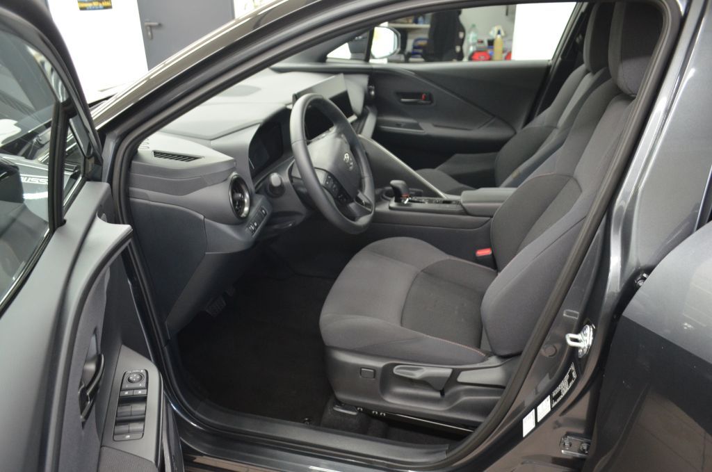 Toyota C-HR 1.8 Hybrid Team D*Allwetterreifen*SHZ*Parks