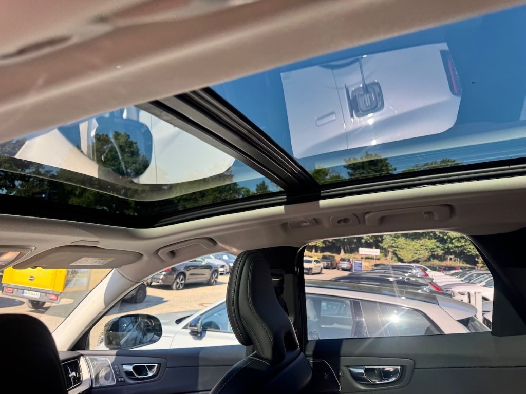 Volvo XC60 Inscription Recharge Plug-In Hybrid AWD T8