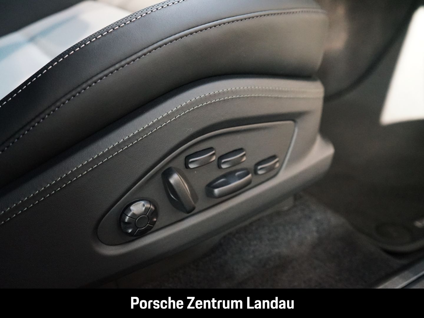 Porsche Macan 4S Burmester HA-Lenkung InnoDrive Head-Up
