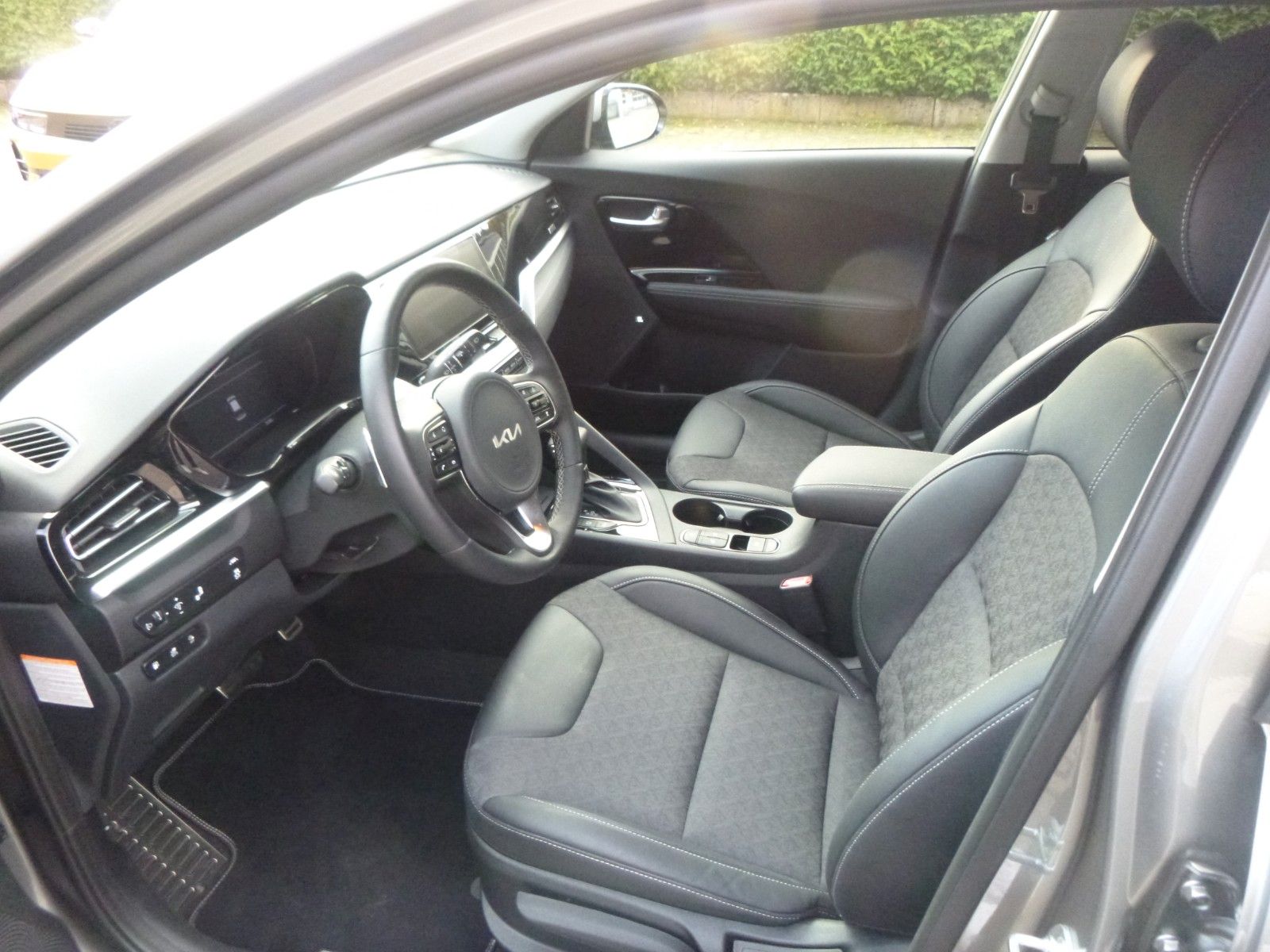 Kia Niro Spirit Plug-In-Hybrid - Samsaru's Car Outlet