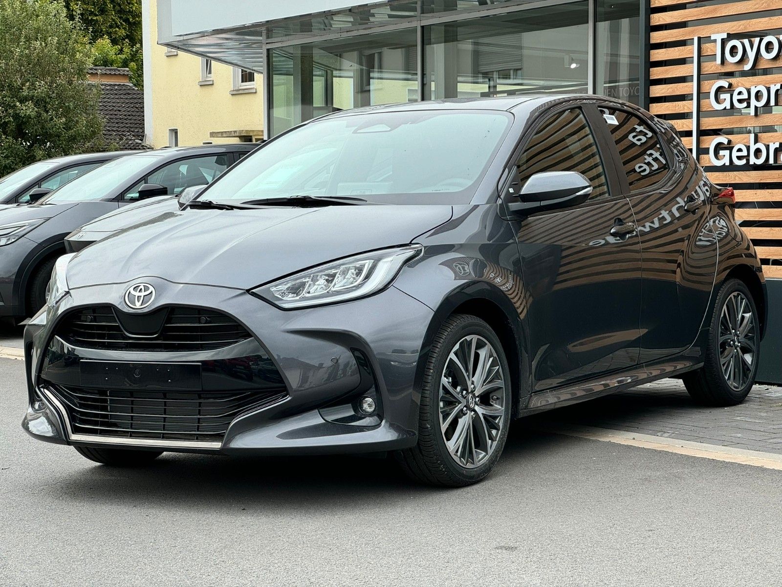 Toyota Yaris Hybrid Style | Leder | Kamera | PDC | LED