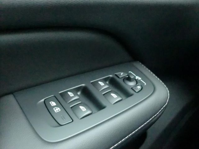 Volvo V60 T6 AWD Ultra Dark*Business-Paket*360Grad*B+W