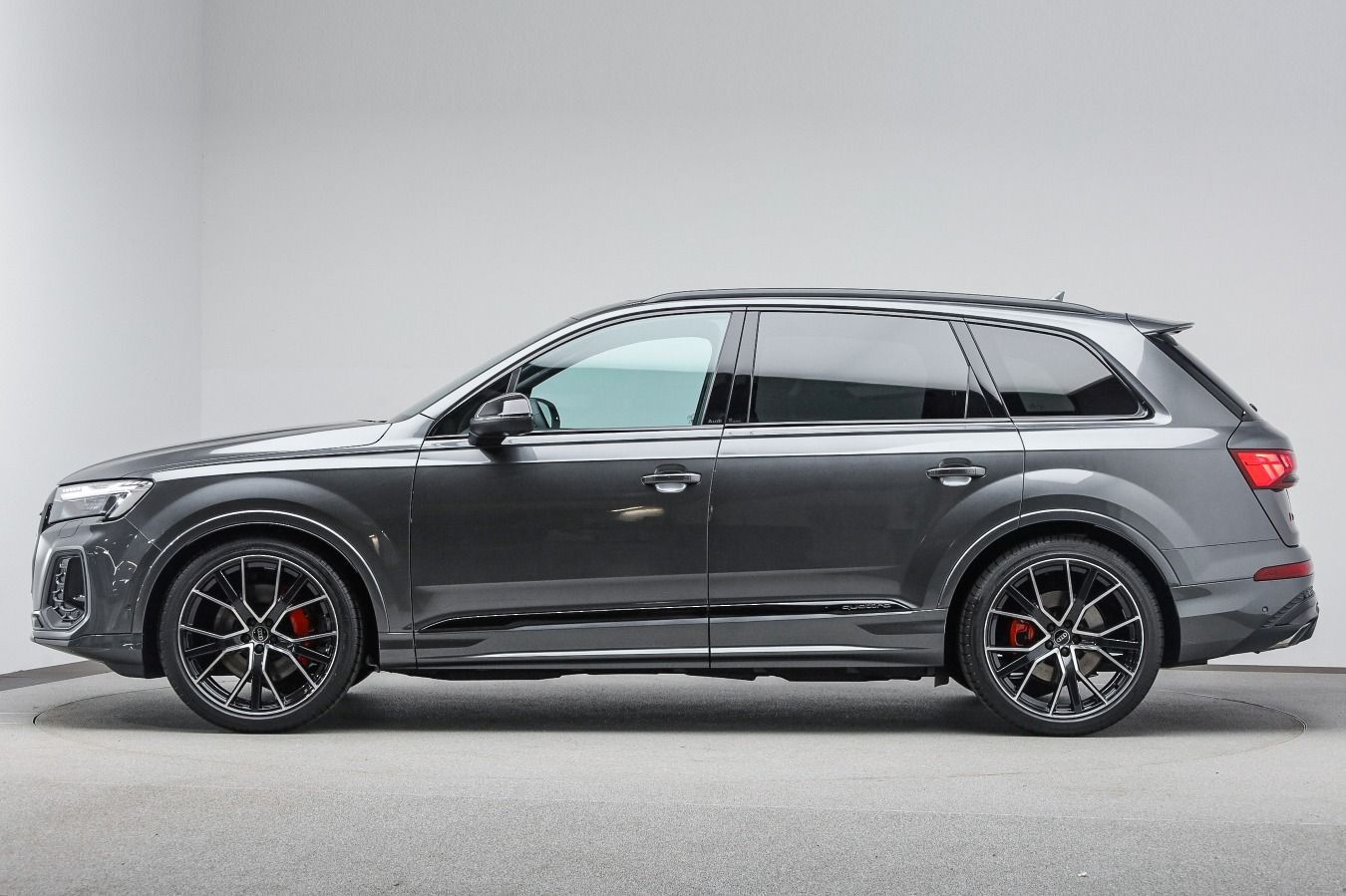 Audi Q7 S line 50 TDI quattro 7SITZER*LASER*AHK*PANO*