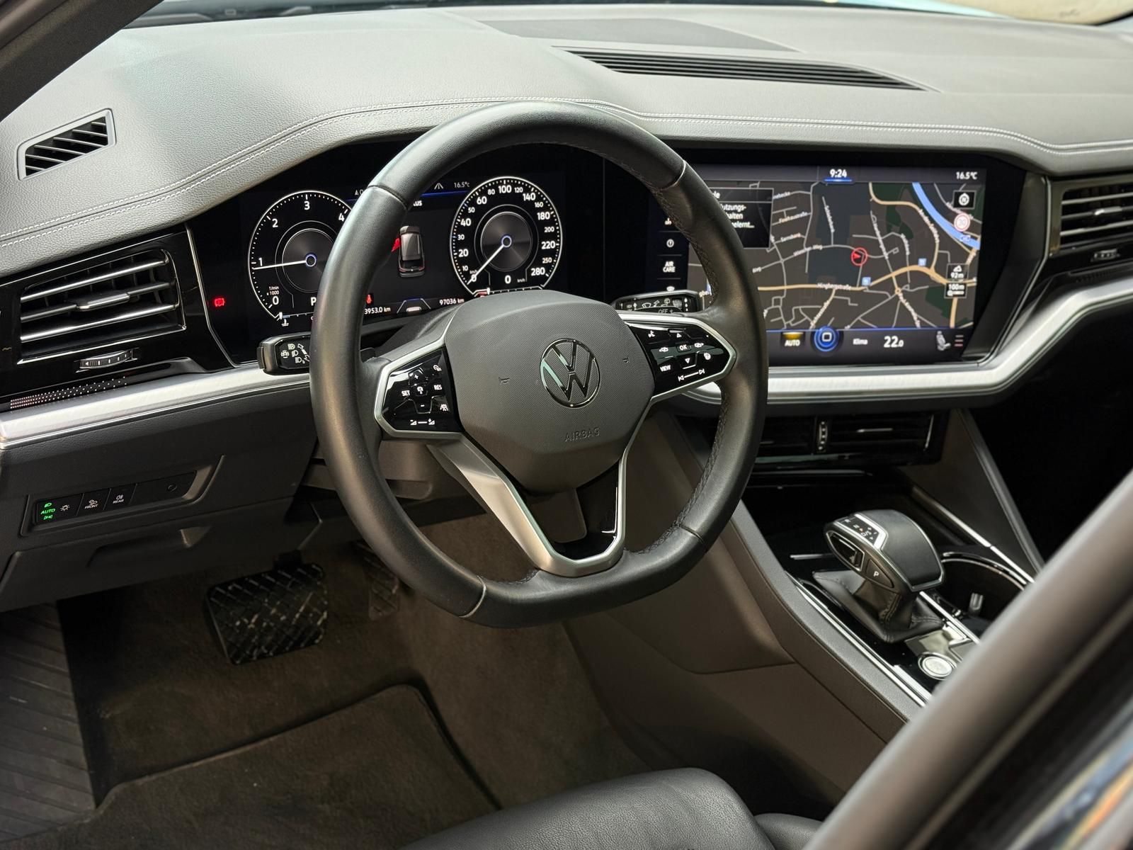 Volkswagen Touareg Elegance 4Motion*Pano*StHzg*KeylessGO