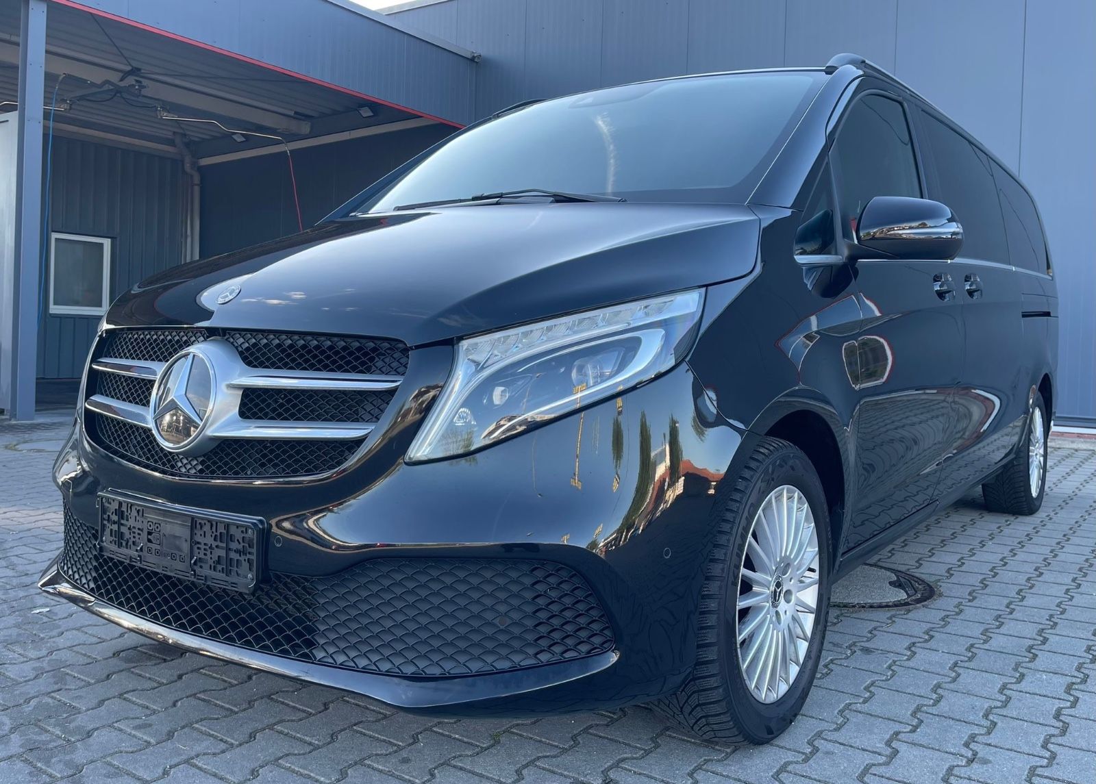 Mercedes-Benz V 250d AVANTGARDE - Samsaru's Car Outlet