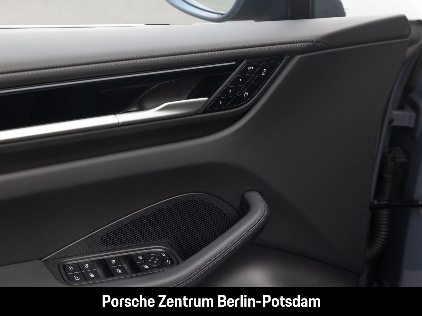 Porsche Macan 4S Burmester Panoramadach Luftfederung