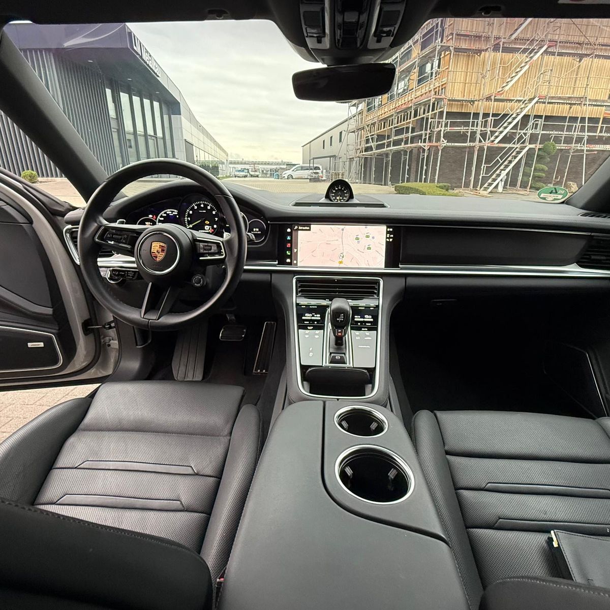 Porsche Panamera Sport Turismo 4 E-Hybrid Platinum Editi
