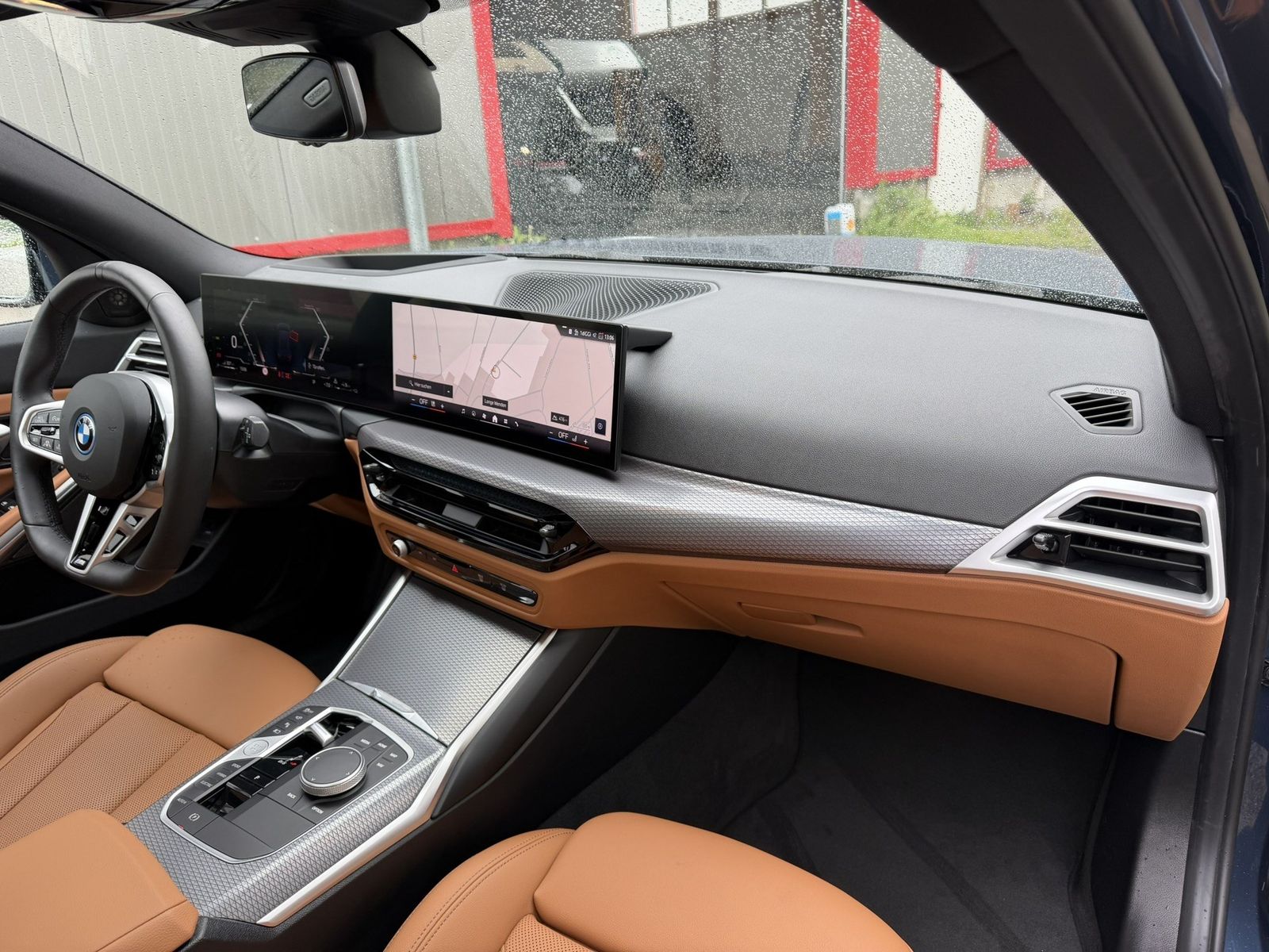 BMW 330e xDrive M Sport AHK Panorama eSitze HeadUp A
