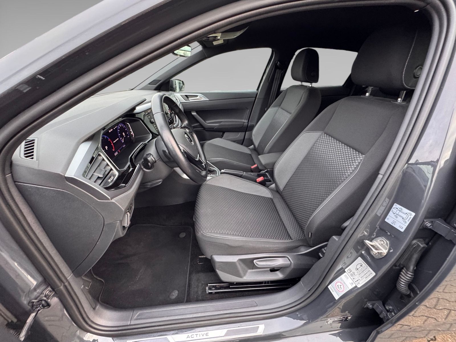Volkswagen Polo Active DSG - Samsaru's Car Outlet