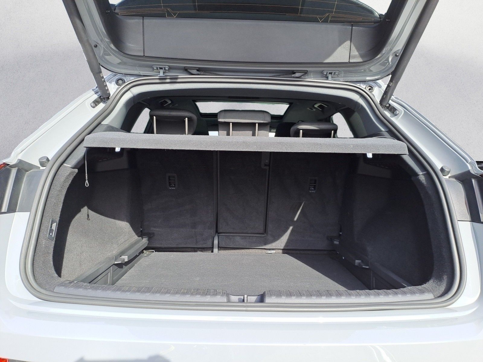 Audi Q4 e-tron 50 quattro S-Line AHK Pano HUD Keyless