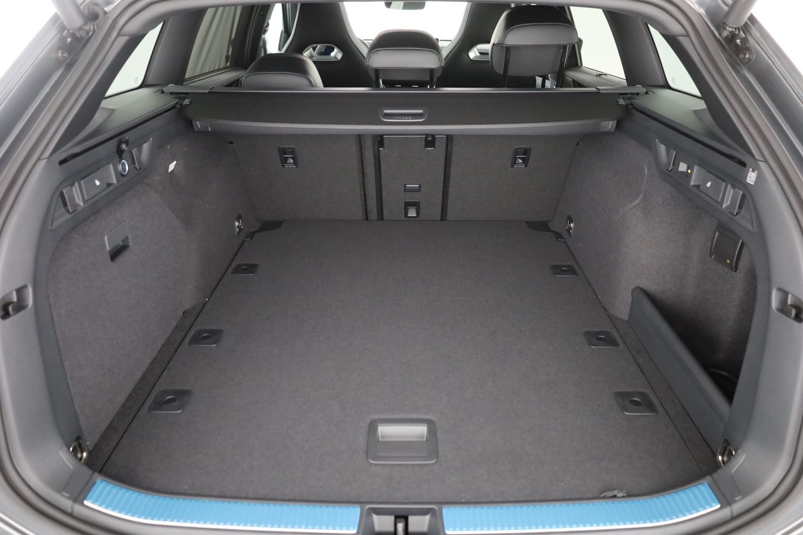 Volkswagen Passat Variant R-Line BlackStyle 2.0 TSI 4M DSG