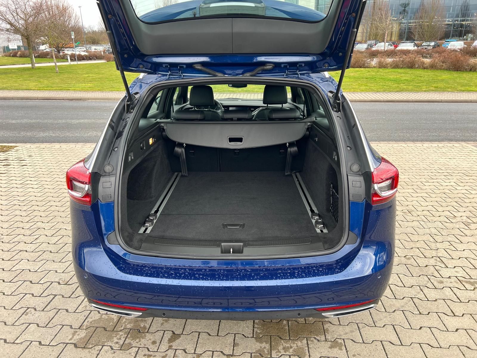 Opel Insignia 2.0 D Elegance Aut. - Samsaru's Car Outlet