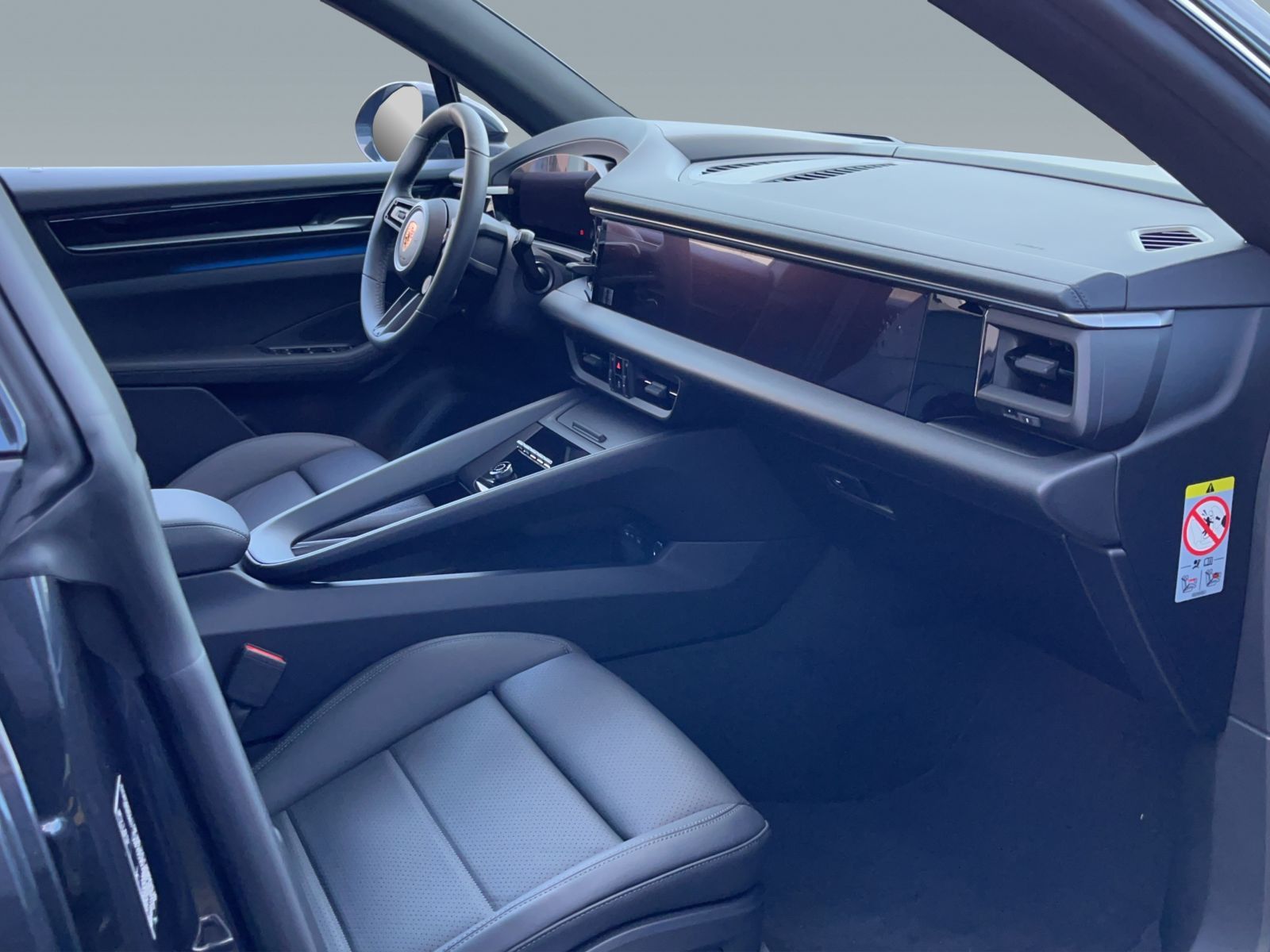 Porsche Macan 4 - Samsaru's Car Outlet