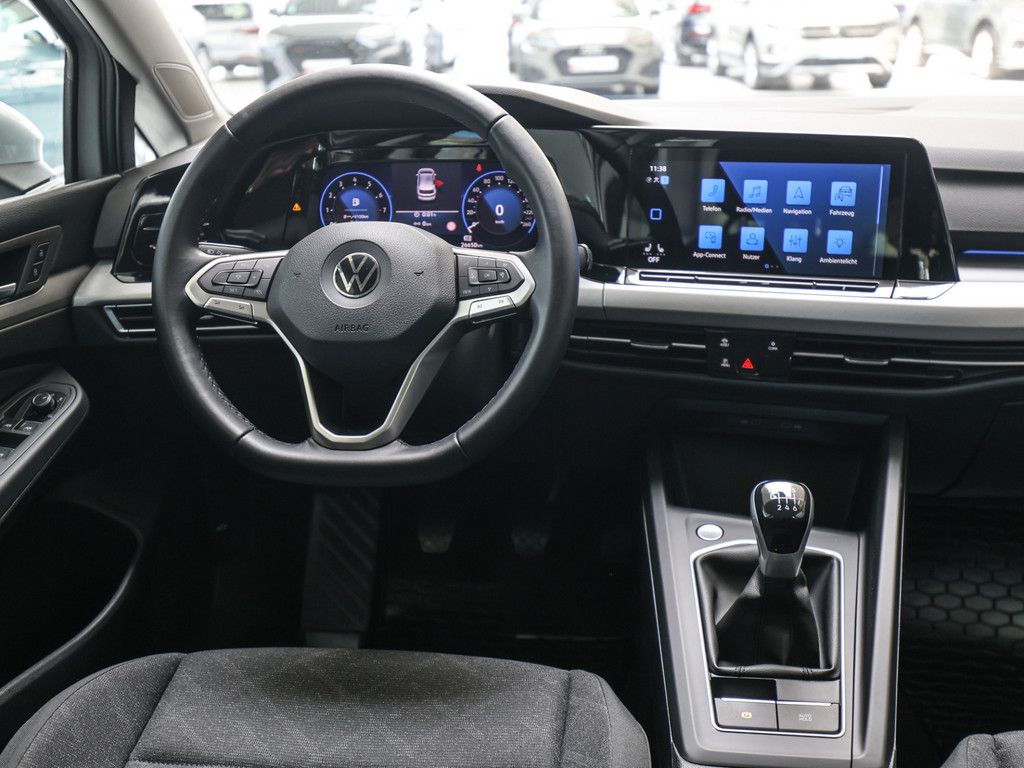 Volkswagen Golf VIII Life 1.0 l TSI - Samsaru's Car Outlet