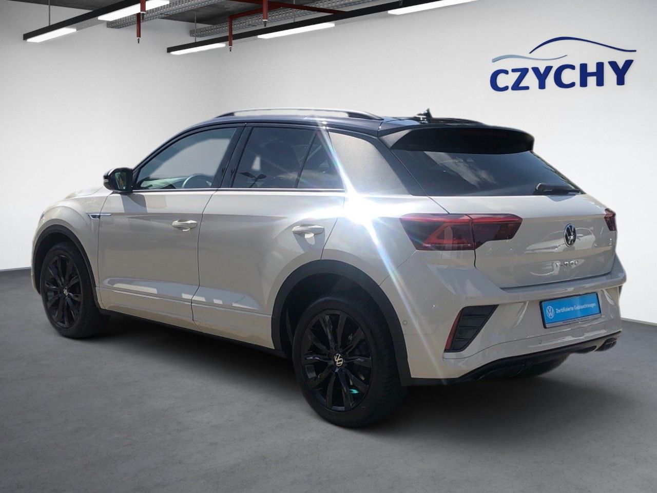 Volkswagen T-Roc 2.0 l TDI DSG R-Line+ - Samsaru's Car Outlet