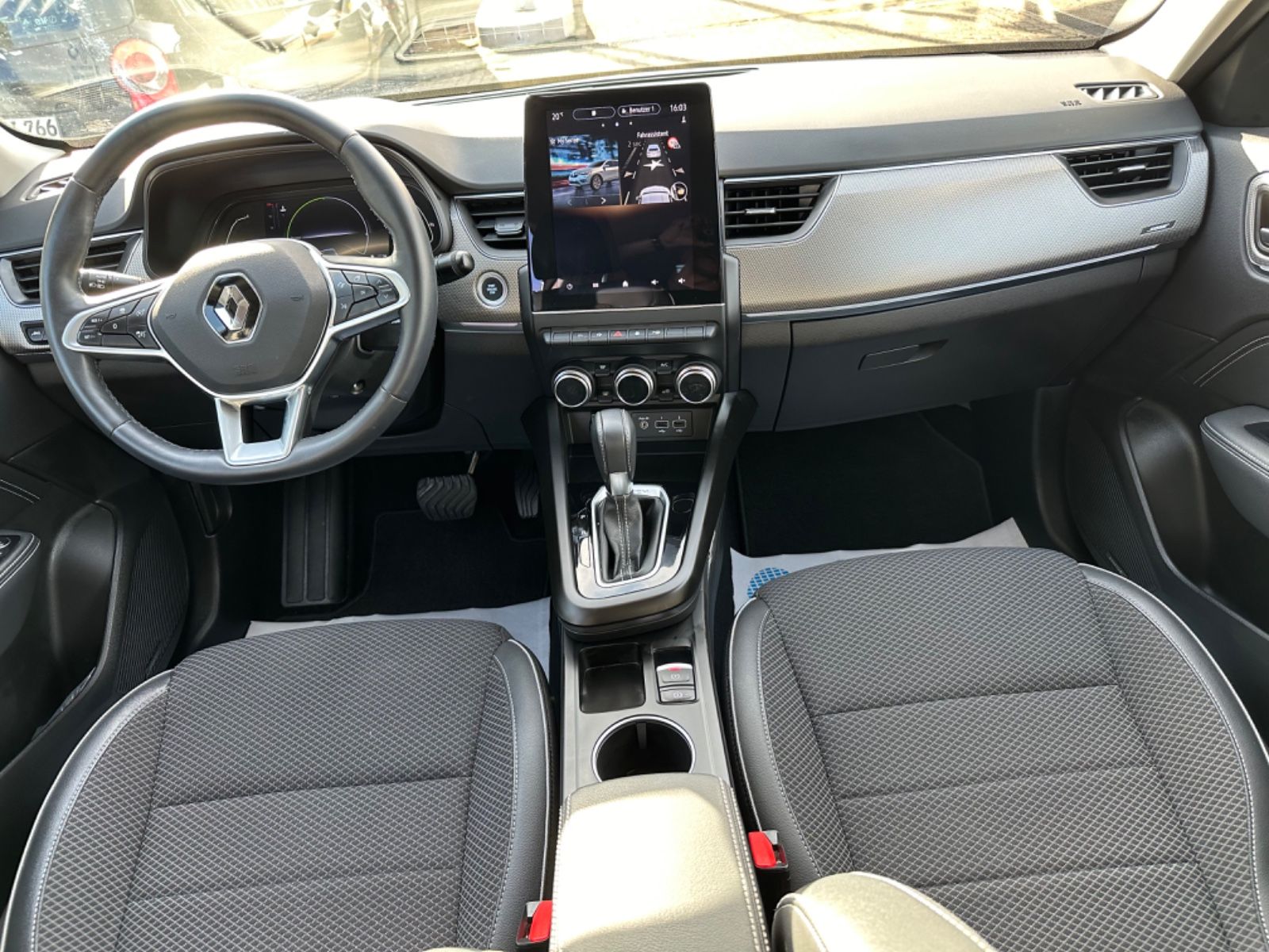Renault Arkana E-Tech Intens - Samsaru's Car Outlet