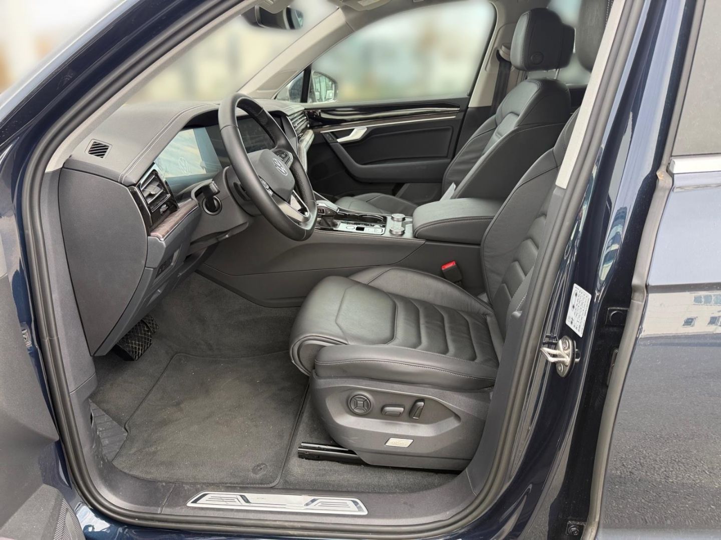 Volkswagen Touareg 3.0 TDI 4M Elegance LEDER LUFT AHK R.CAM