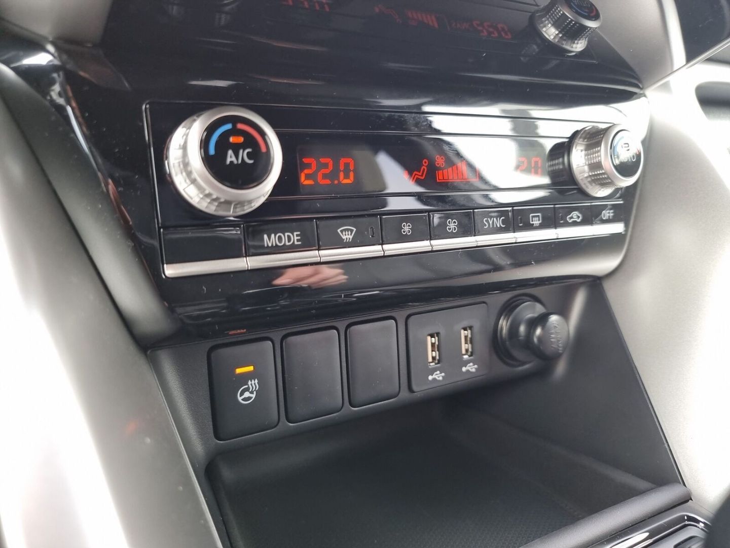 Mitsubishi Eclipse Cross Plug-In Hybrid Select App Sitzh.