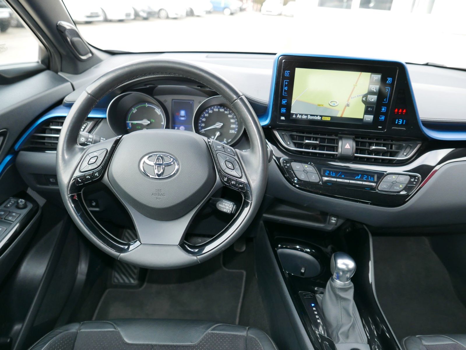 Toyota C-HR Hybrid Style Selection - Samsaru's Car Outlet
