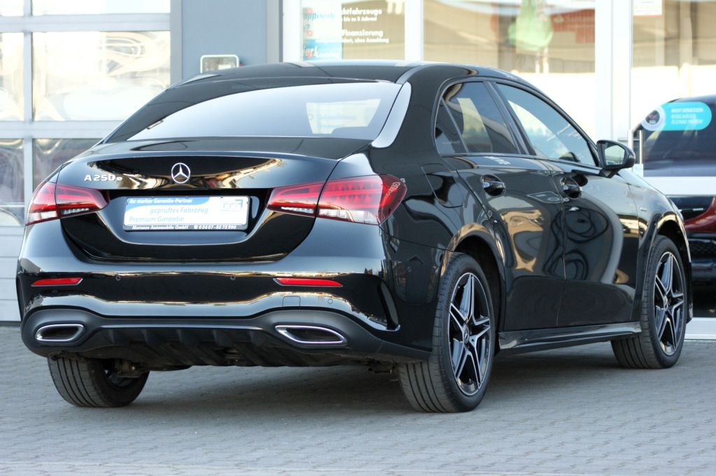 Mercedes-Benz A 250 e 8G-DCT AMG Line - Samsaru's Car Outlet