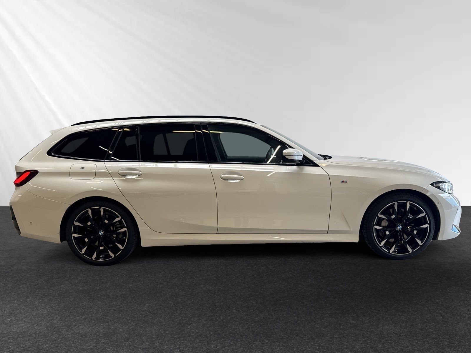 BMW 330i xDrive Touring M Sport|Pano|19"LMR|Head-Up