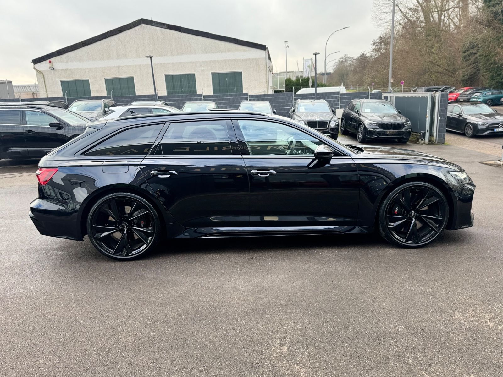 Audi RS6 AVANT QUATTRO PERFORMANCE*22.Z*CARBON*AHK*