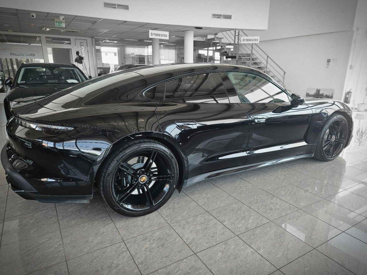 Porsche Taycan Turbo !GARANTIE! BOSE/MATRIX/KERAMIK
