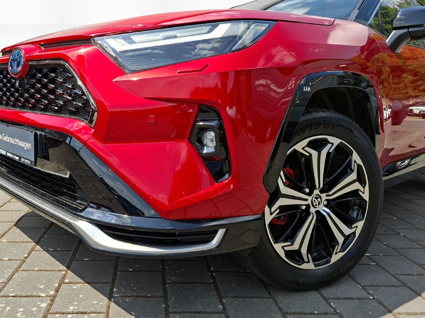 Toyota RAV 4 2.5 Plug-in Hybrid 4x4 - Samsaru's Car Outlet