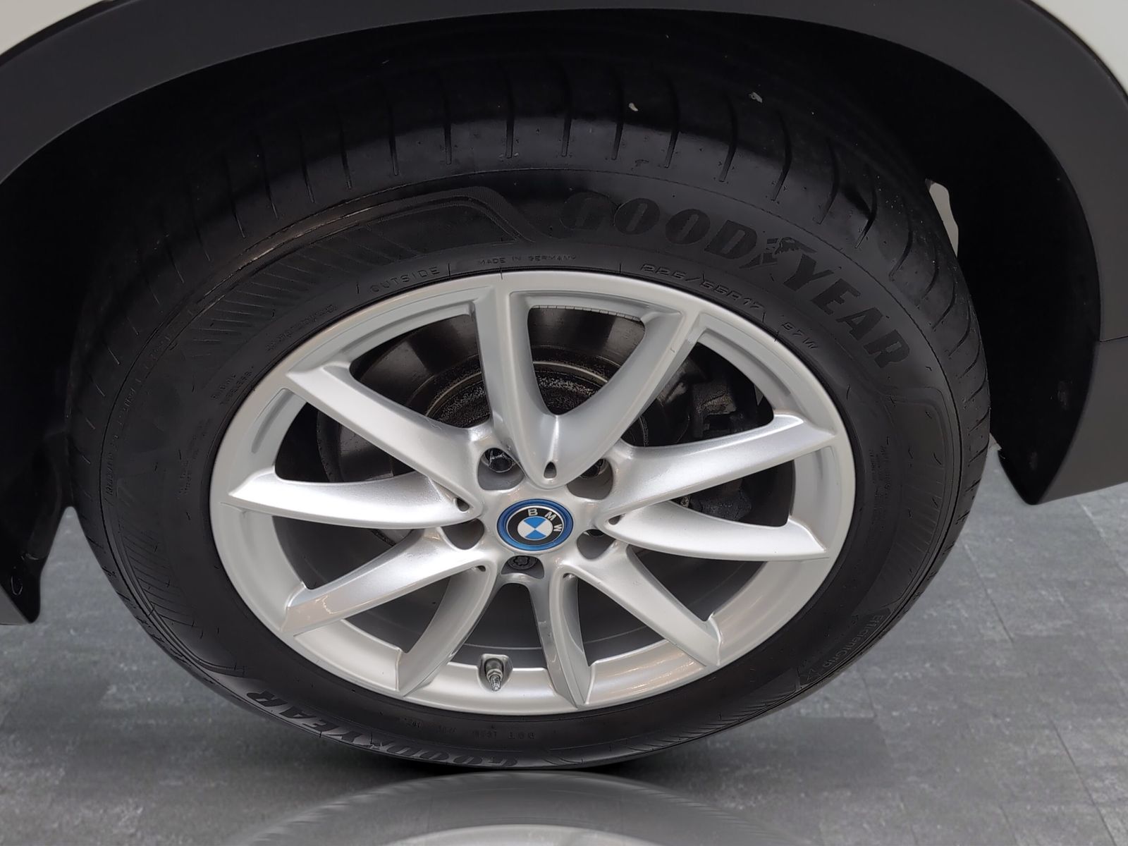 BMW X1 xDrive25e - Samsaru's Car Outlet